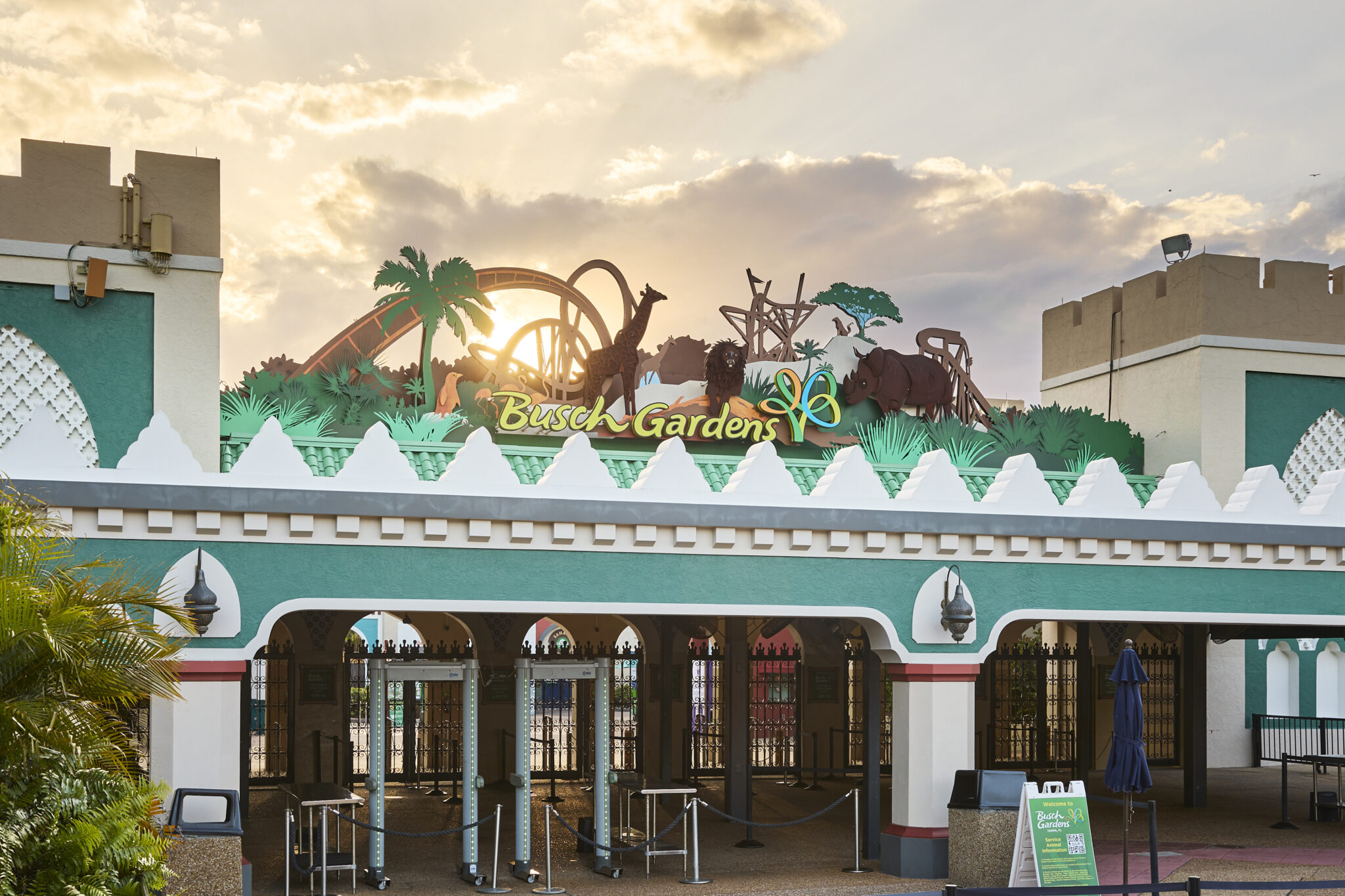 Theme Park Signage & Wayfinding l Creative Sign Designs